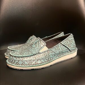 Women’s Ariat Cruisers Size 7.5